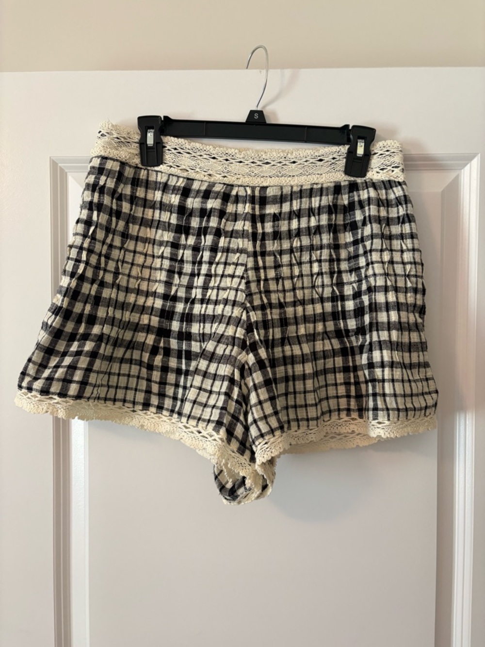 Rare Free People Black and Cream Plaid Ruffle Cropped Top & Shorts Set - Picture 7 of 10